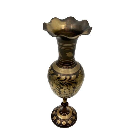 VINTAGE BRASS FLUTED RIM ETCHED FLORAL GRAPE DECOR PEDESTAL BASE INDIAN VASE - Picture 2 of 6